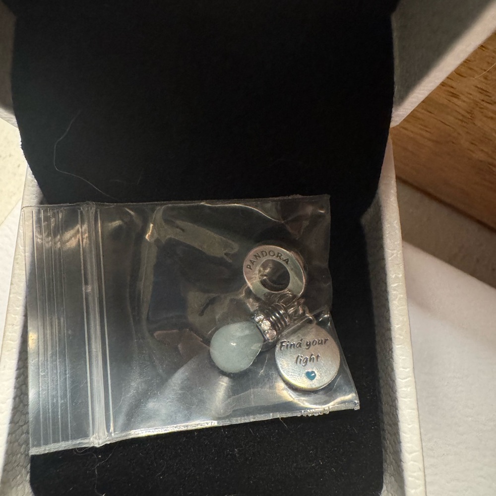 Pandora Charm with Blue Gemstone “Find Your Light”